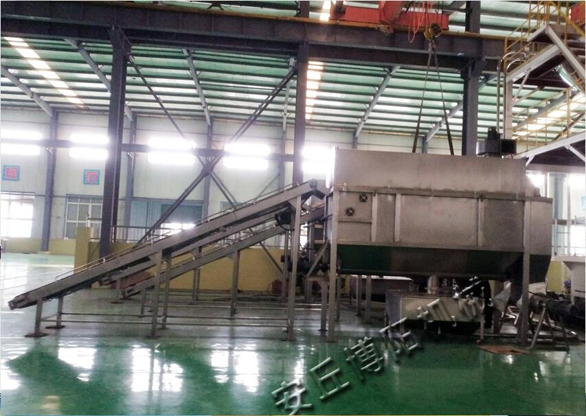 尿素自動拆袋機如何無塵卸料作業(yè)？