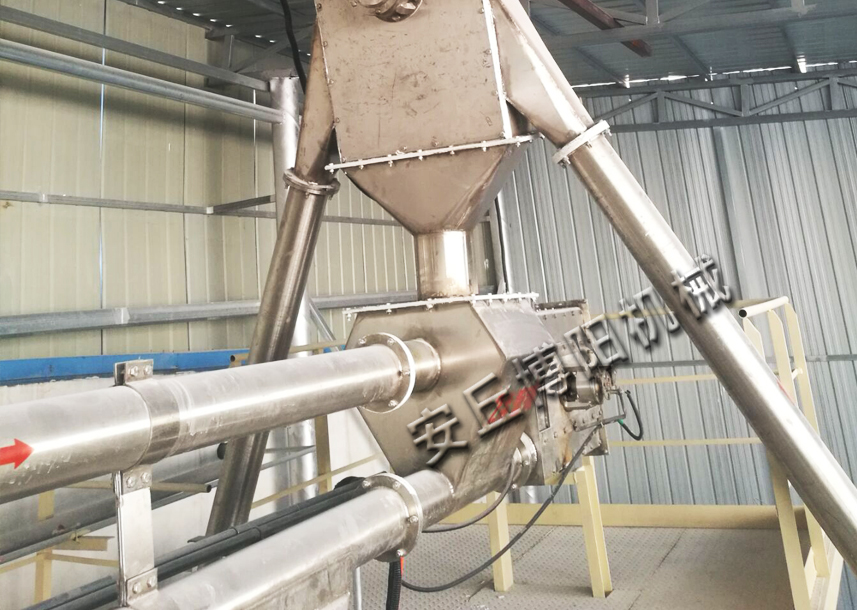 化工行業(yè)管鏈?zhǔn)捷斔蜋C(jī)怎樣選擇材質(zhì)？