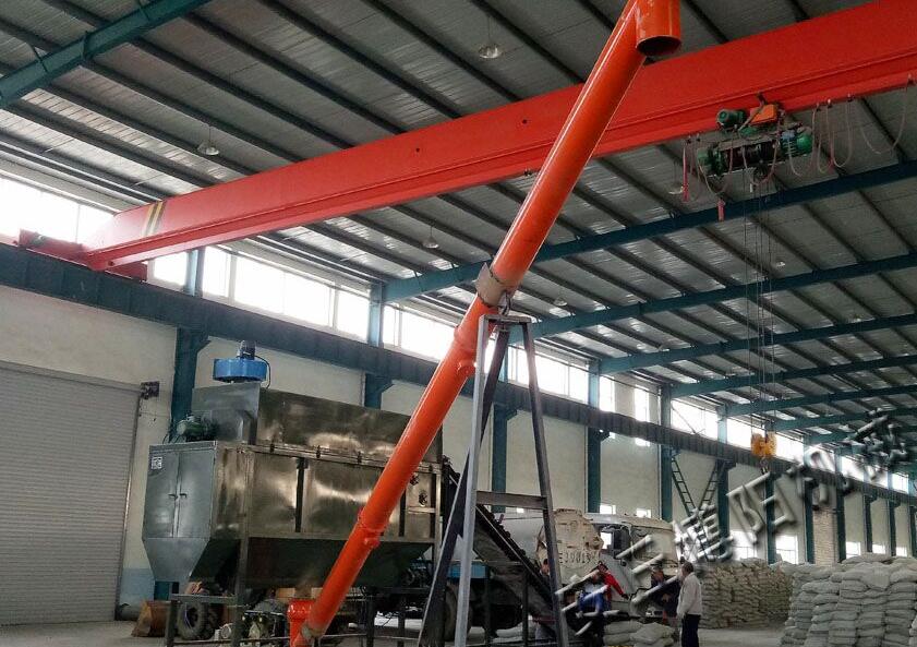 水泥自動(dòng)破袋機(jī)是如何將余料清理干凈的？