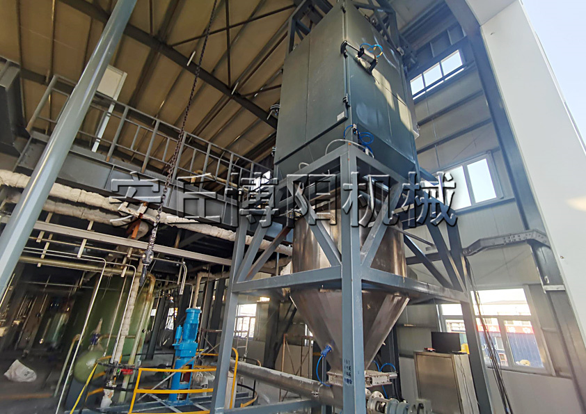 改性塑料粉噸包拆包投料機的產(chǎn)品特點是什么？