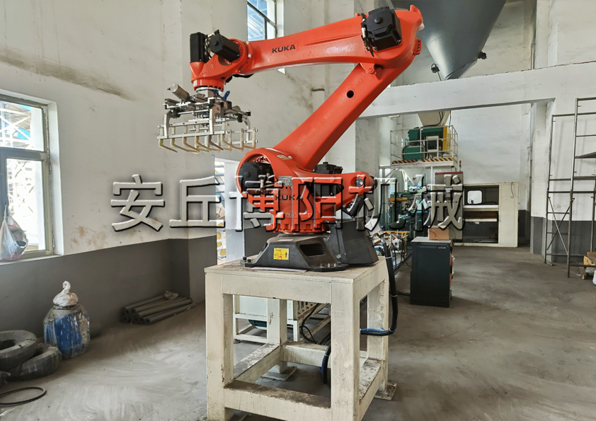 安丘博陽機(jī)械袋裝粉料全自動(dòng)碼垛機(jī)有哪些自身優(yōu)勢？