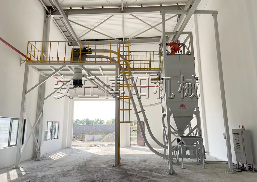 噸袋煤粉裝罐車解決方案:噸袋自動(dòng)拆包機(jī)+管鏈?zhǔn)捷斔蜋C(jī)投料線