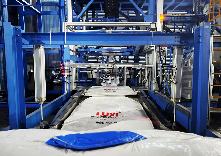 電阻料全自動噸袋包裝機(jī)的工作步驟和特點(diǎn)是什么？