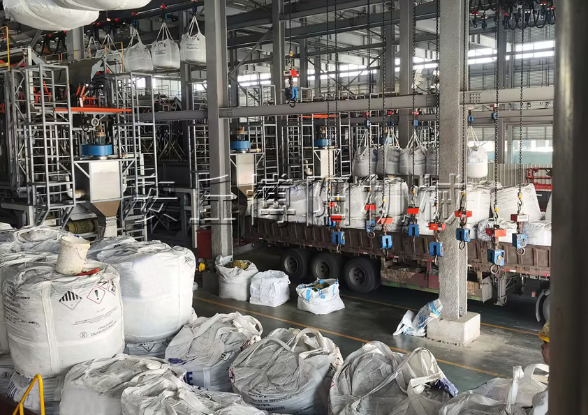 硫酸鎳全自動噸袋拆包機(jī) 全自動噸包拆包機(jī)工作流程和優(yōu)勢