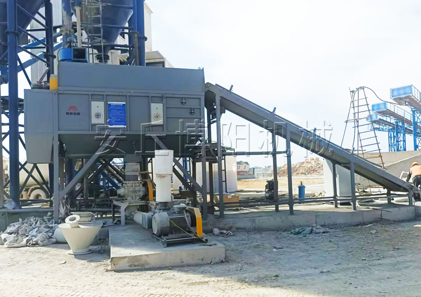 水泥自動(dòng)拆包機(jī)如何助力企業(yè)無塵拆包作業(yè)？