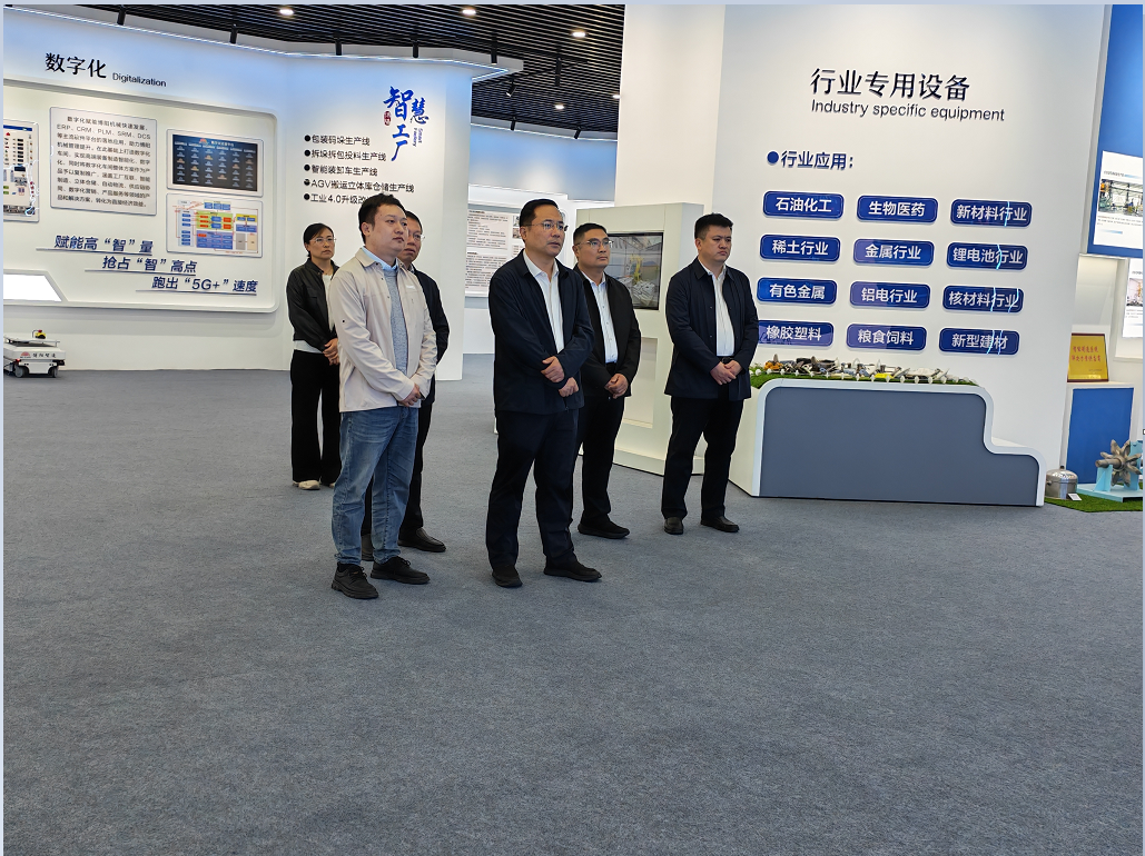 濰坊市委統(tǒng)戰(zhàn)部副部長(zhǎng)李全吉一行到博陽(yáng)機(jī)械參觀(guān)調(diào)研