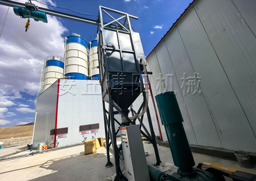 滑石粉噸袋拆包機的工作流程和性能特點是什么？