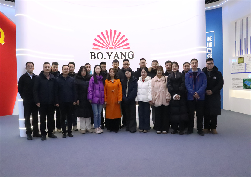 安丘市市場(chǎng)監(jiān)督管理局組織青年干部職工到博陽(yáng)機(jī)械參觀(guān)交流